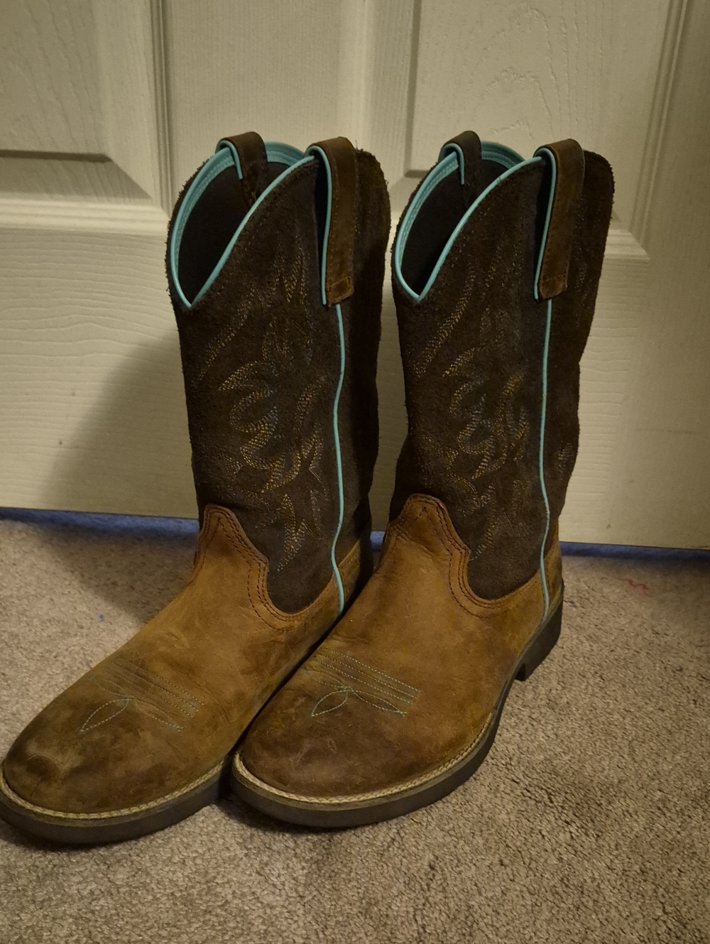 Ariat Deliah Round Toe Cowboy Boots with Turquoise Accents